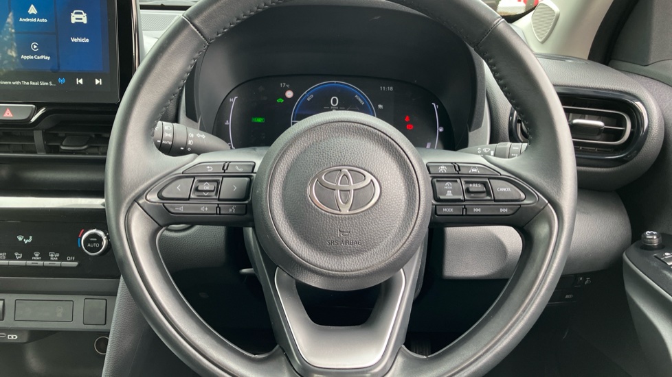 Toyota Yaris Cross 1.5 Hybrid Icon 5dr CVT Hybrid Estate - Image 10