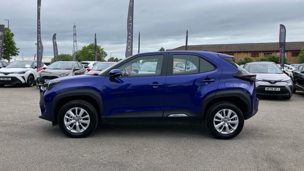 Toyota Yaris Cross 1.5 Hybrid Icon 5dr CVT Hybrid Estate - Image 24
