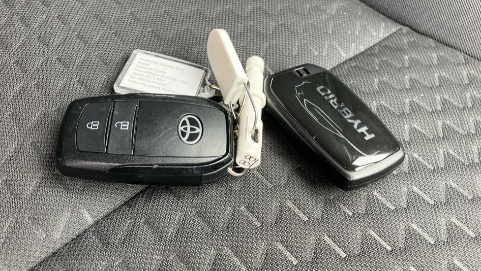 Toyota Yaris Cross 1.5 Hybrid Icon 5dr CVT Hybrid Estate - Image 28