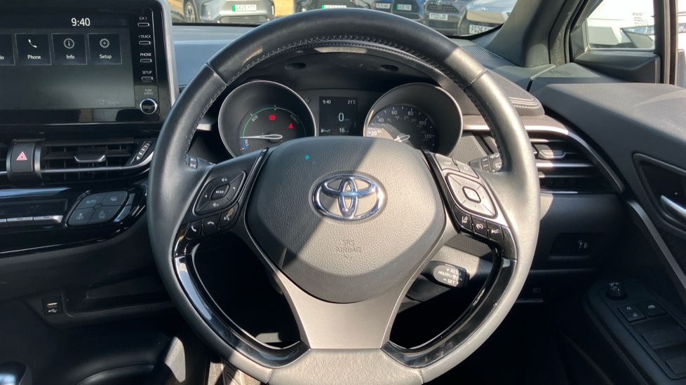 Toyota C-HR 1.8 Hybrid Icon 5dr CVT Hybrid Hatchback - Image 10