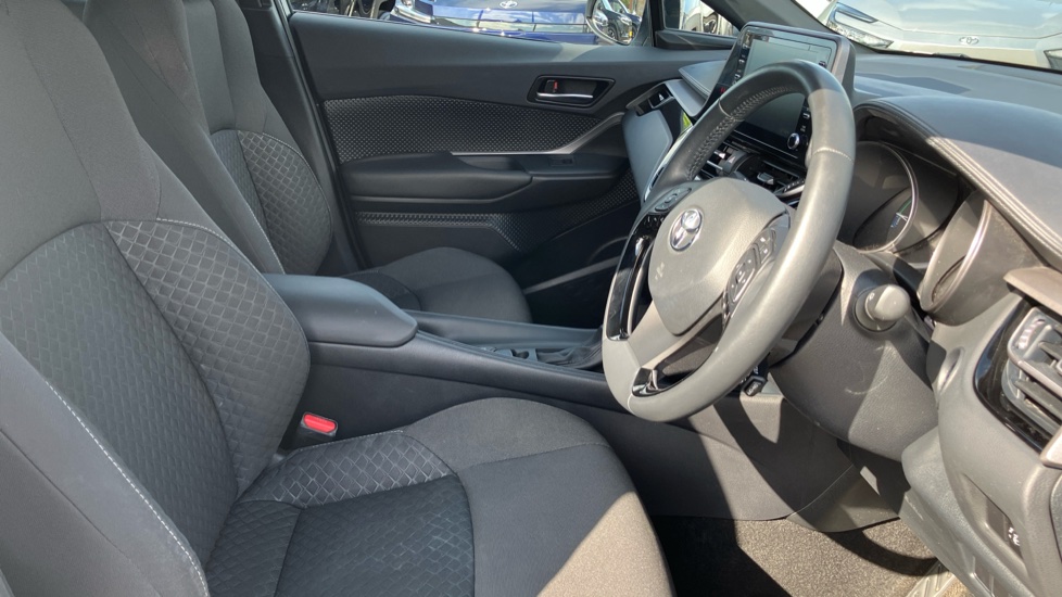 Toyota C-HR 1.8 Hybrid Icon 5dr CVT Hybrid Hatchback - Image 12