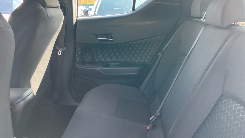 Toyota C-HR 1.8 Hybrid Icon 5dr CVT Hybrid Hatchback - Image 15