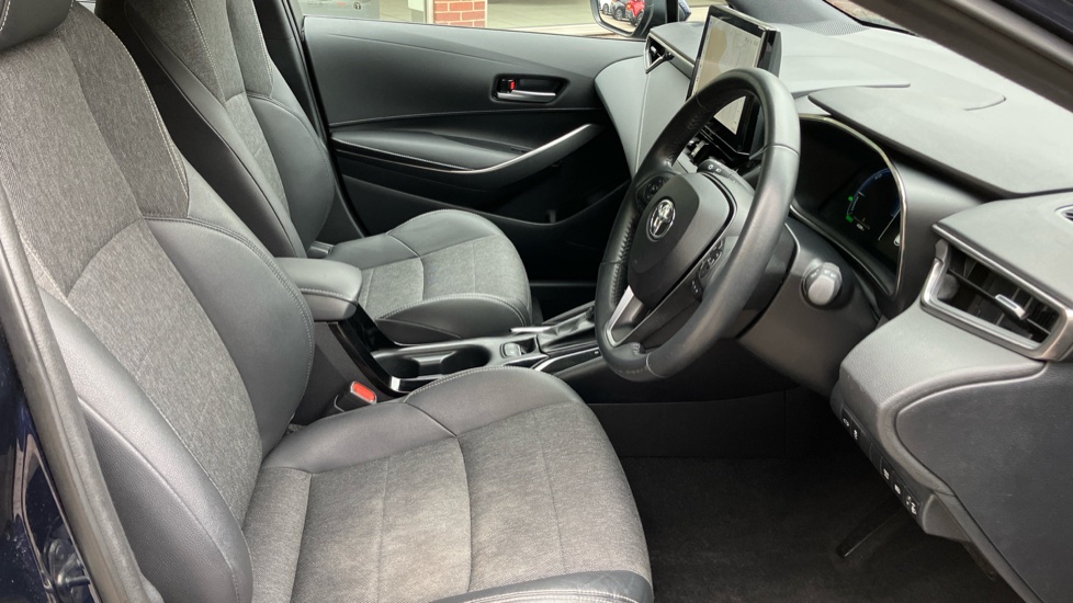 Toyota Corolla 1.8 VVT-i Hybrid Design 5dr CVT Hybrid Hatchback - Image 12