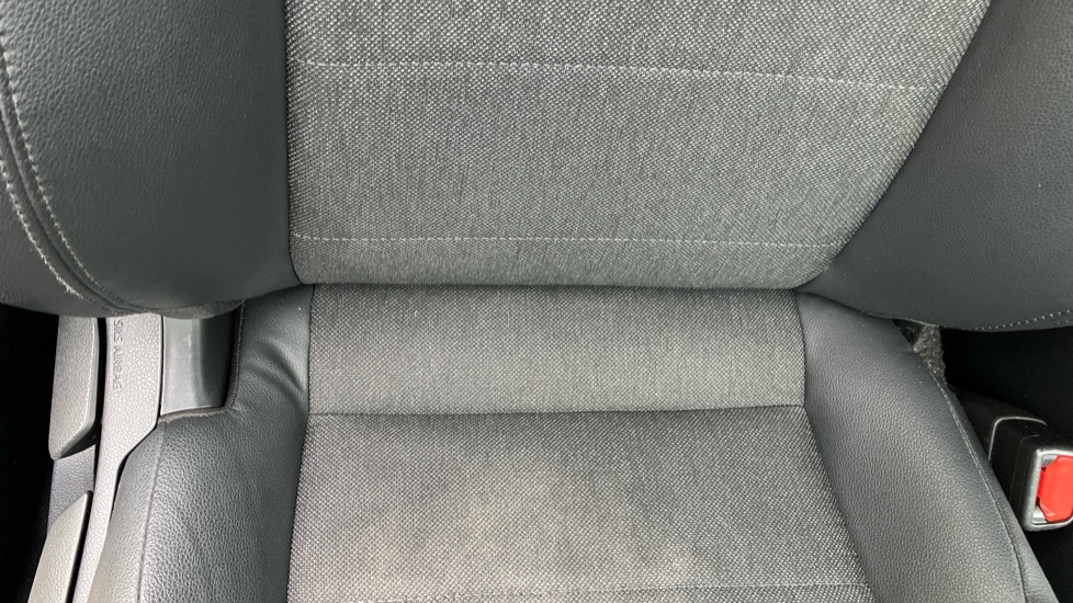 Toyota Corolla 1.8 VVT-i Hybrid Design 5dr CVT Hybrid Hatchback - Image 14