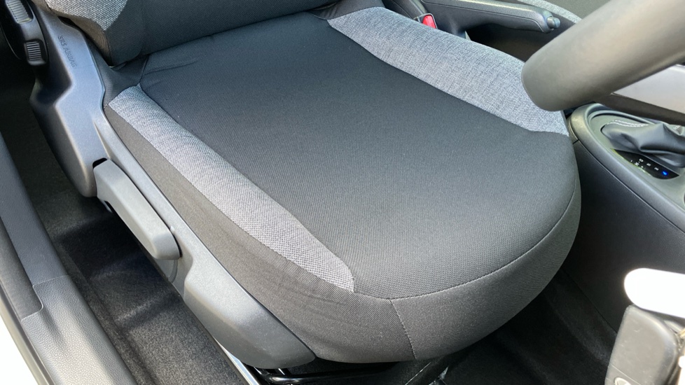 Toyota Aygo X 1.0 VVT-i Pure 5dr Auto Petrol Hatchback - Image 17