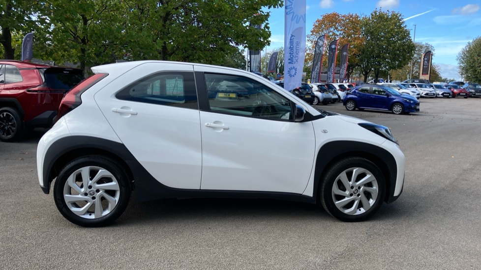 Toyota Aygo X 1.0 VVT-i Pure 5dr Auto Petrol Hatchback - Image 23