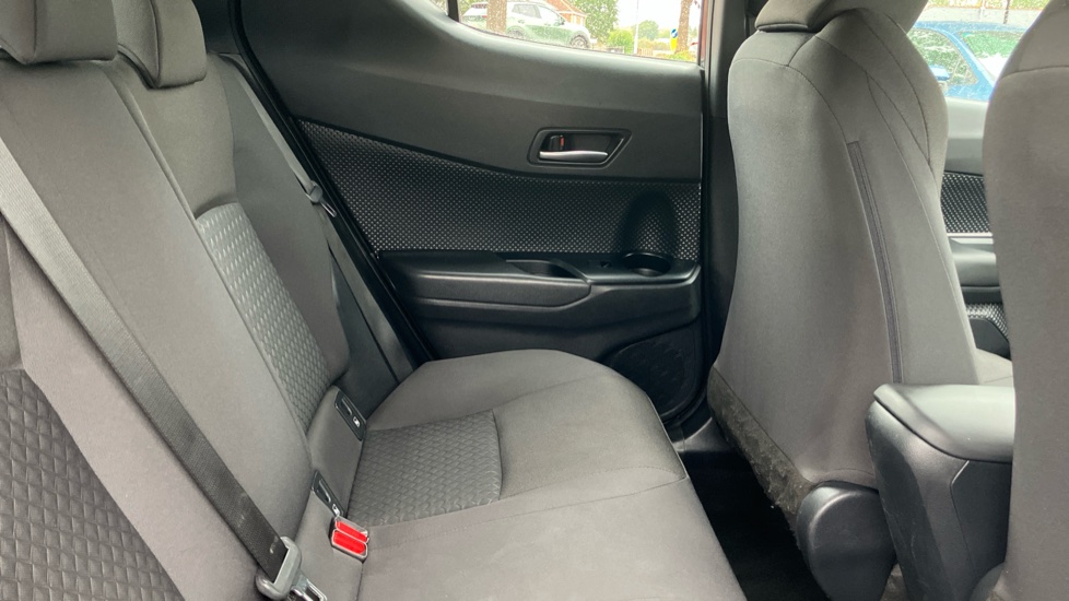 Toyota C-HR 1.8 Hybrid Icon 5dr CVT Hybrid Hatchback - Image 8