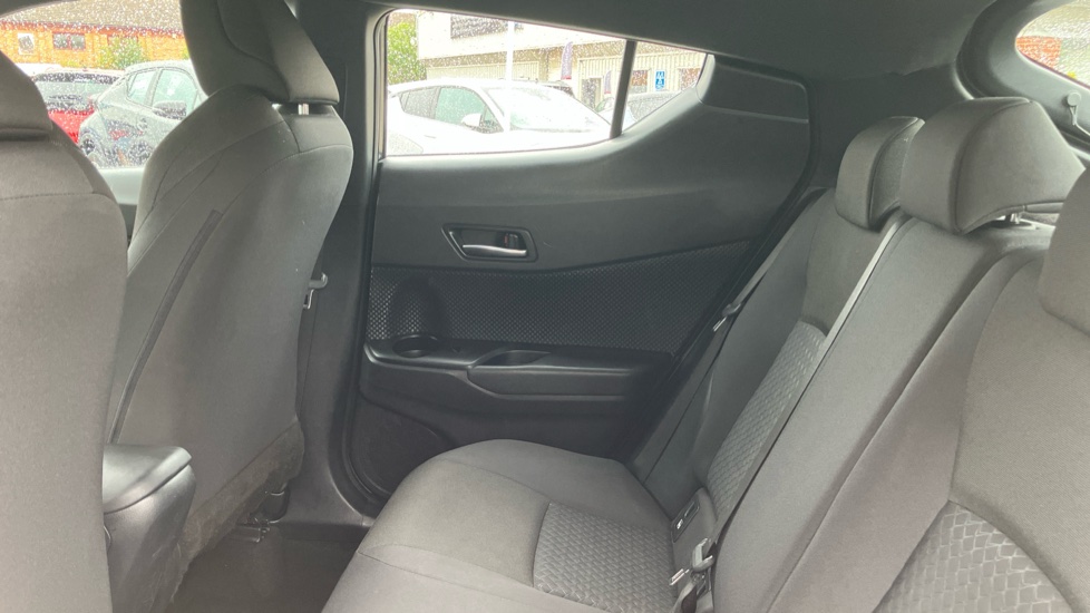 Toyota C-HR 1.8 Hybrid Icon 5dr CVT Hybrid Hatchback - Image 15