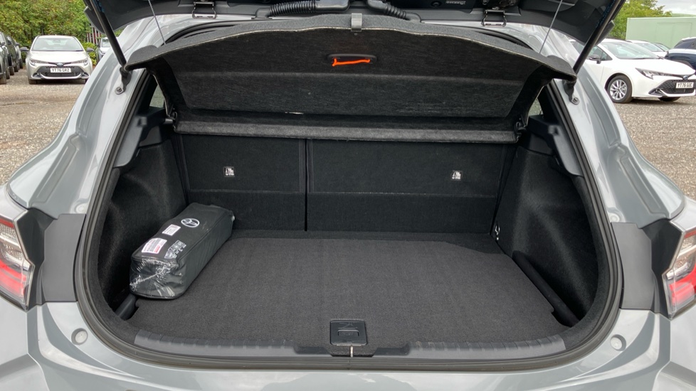 Toyota Corolla 2.0 VVT-i Hybrid Design 5dr CVT Hybrid Hatchback - Image 13