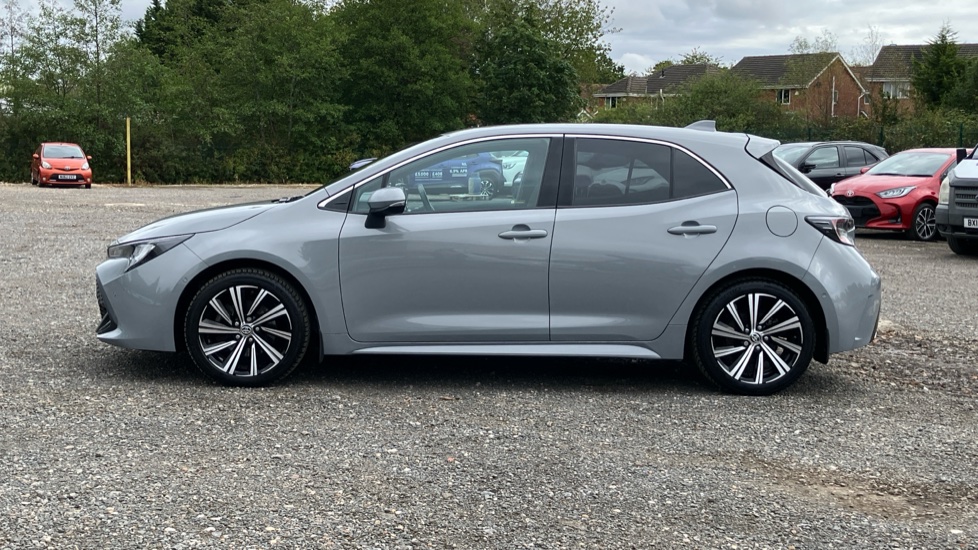 Toyota Corolla 2.0 VVT-i Hybrid Design 5dr CVT Hybrid Hatchback - Image 24