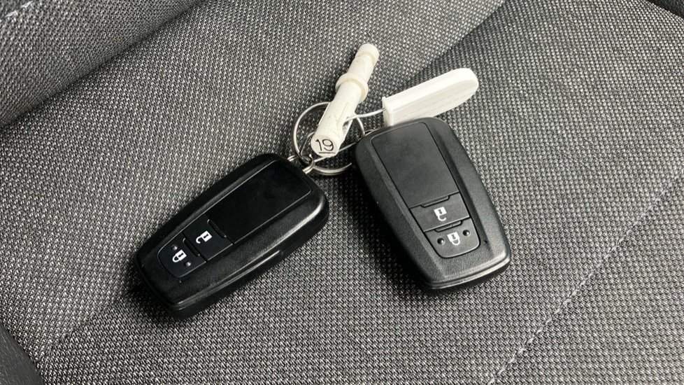 Toyota Corolla 2.0 VVT-i Hybrid Design 5dr CVT Hybrid Hatchback - Image 28