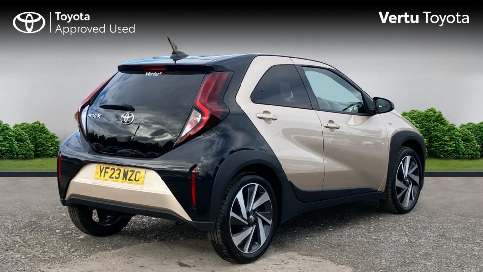 Toyota Aygo X 1.0 VVT-i Edge 5dr Auto Petrol Hatchback - Image 2