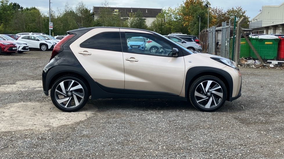 Toyota Aygo X 1.0 VVT-i Edge 5dr Auto Petrol Hatchback - Image 23