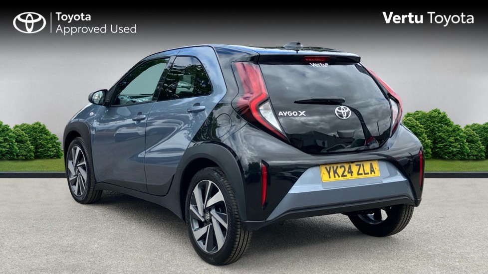 Toyota Aygo X 1.0 VVT-i Edge 5dr Auto Petrol Hatchback - Image 4