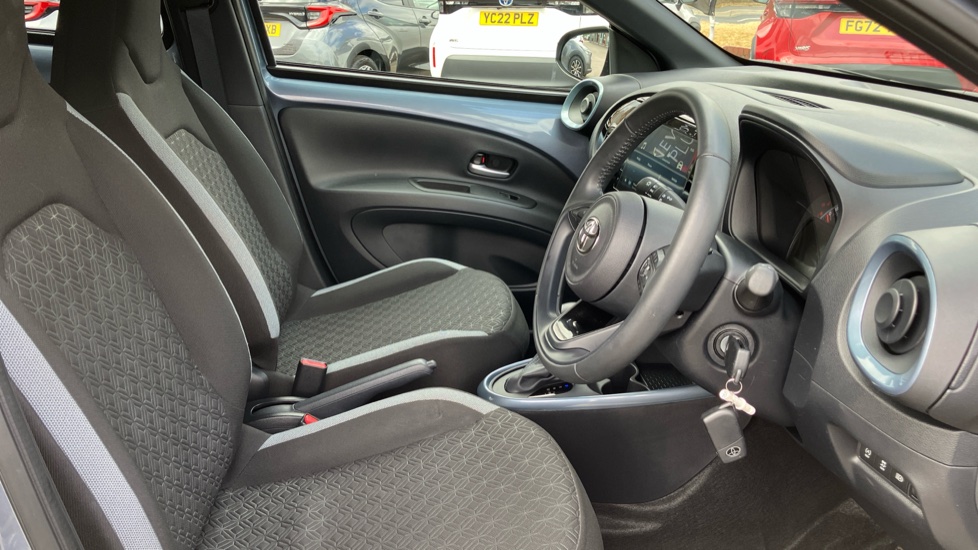 Toyota Aygo X 1.0 VVT-i Edge 5dr Auto Petrol Hatchback - Image 12