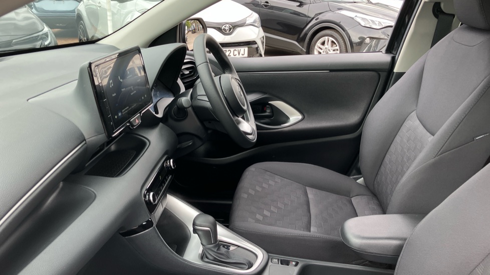 Toyota Yaris 1.5 Hybrid Icon 5dr CVT Hybrid Hatchback - Image 5