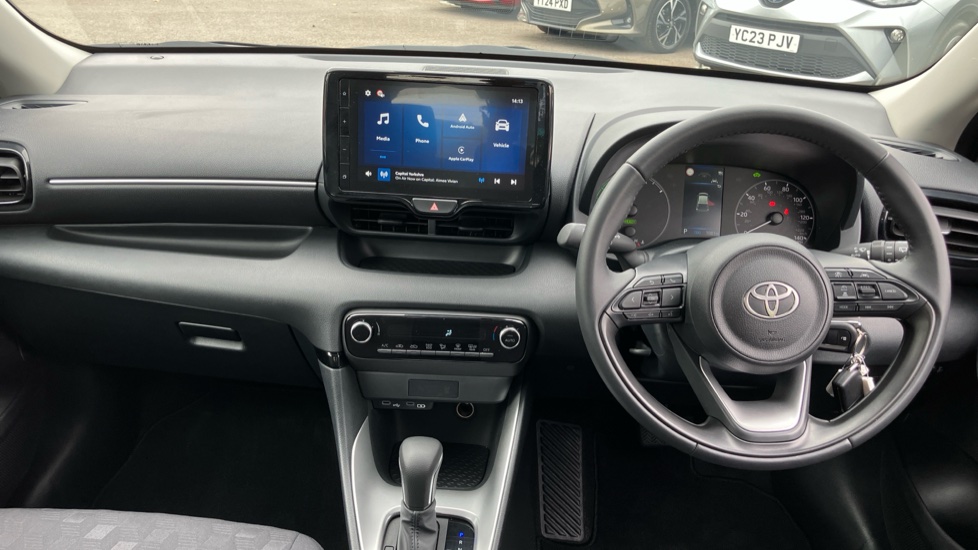 Toyota Yaris 1.5 Hybrid Icon 5dr CVT Hybrid Hatchback - Image 6