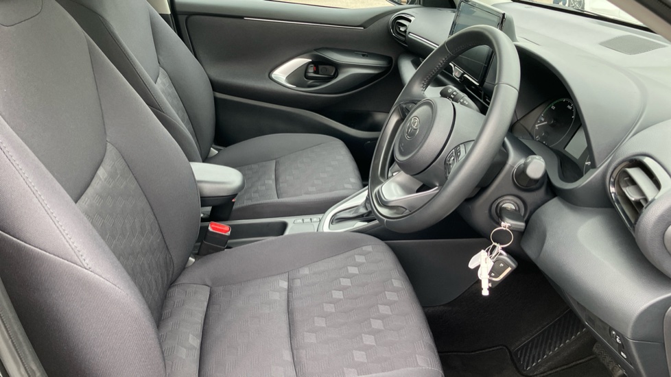 Toyota Yaris 1.5 Hybrid Icon 5dr CVT Hybrid Hatchback - Image 12