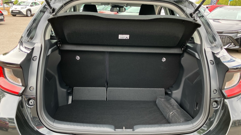 Toyota Yaris 1.5 Hybrid Icon 5dr CVT Hybrid Hatchback - Image 13