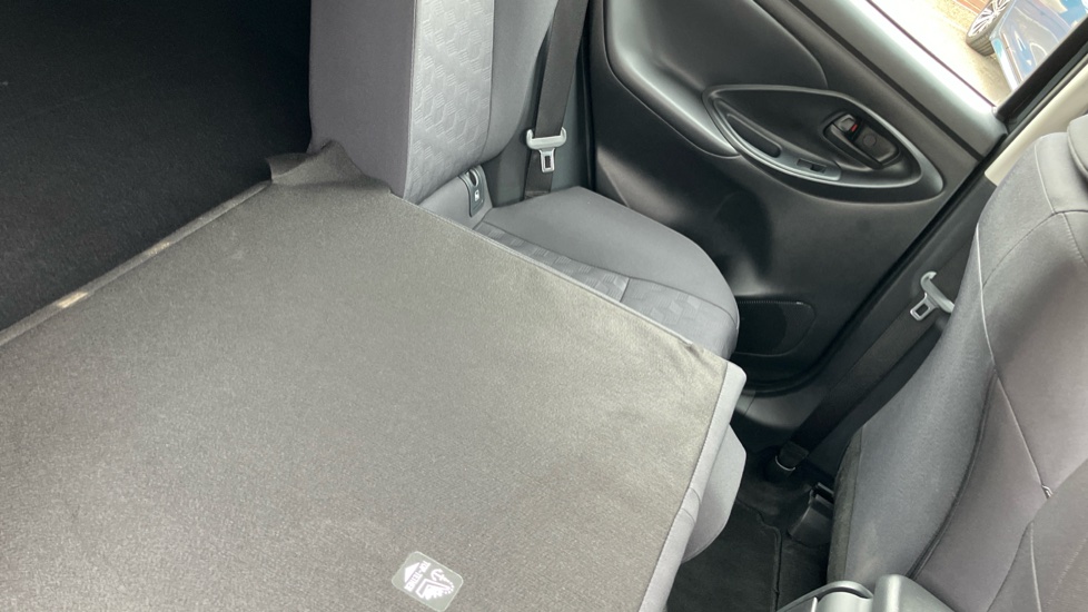 Toyota Yaris 1.5 Hybrid Icon 5dr CVT Hybrid Hatchback - Image 18