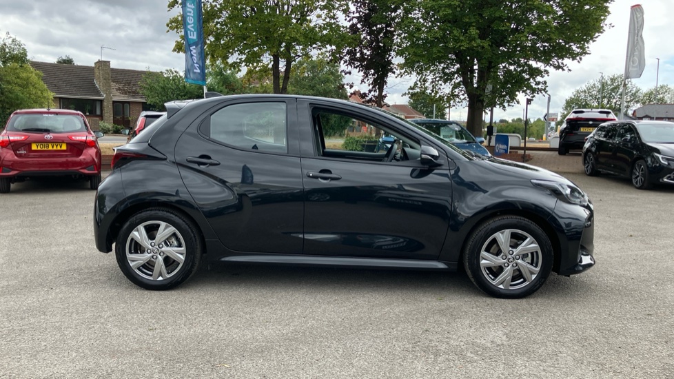 Toyota Yaris 1.5 Hybrid Icon 5dr CVT Hybrid Hatchback - Image 23