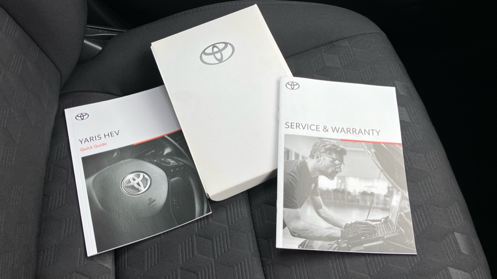 Toyota Yaris 1.5 Hybrid Icon 5dr CVT Hybrid Hatchback - Image 27