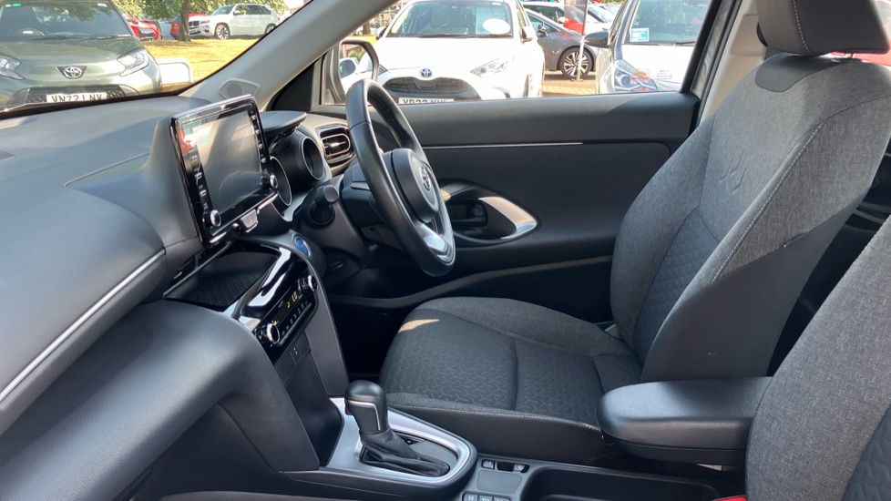 Toyota Yaris Cross 1.5 Hybrid Icon 5dr CVT Hybrid Estate - Image 5
