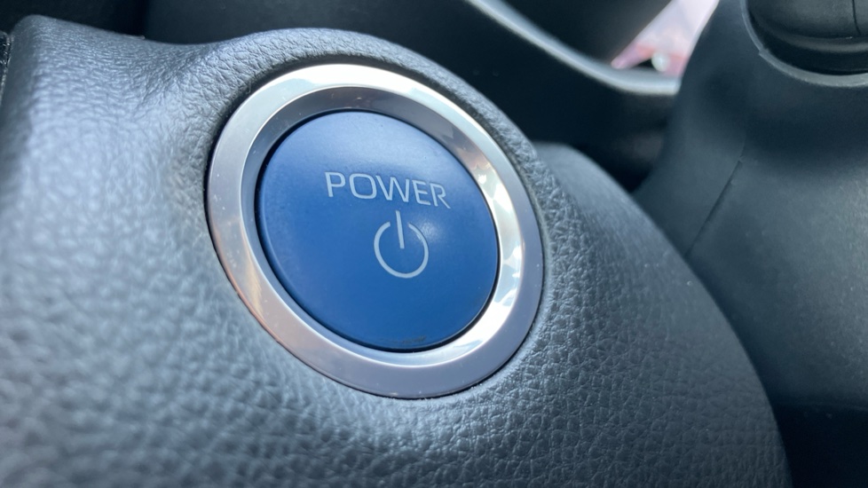 Toyota Yaris Cross 1.5 Hybrid Icon 5dr CVT Hybrid Estate - Image 16