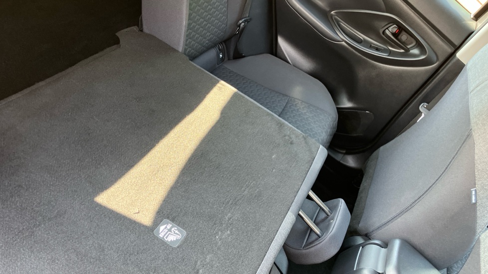 Toyota Yaris Cross 1.5 Hybrid Icon 5dr CVT Hybrid Estate - Image 18