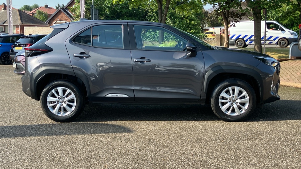 Toyota Yaris Cross 1.5 Hybrid Icon 5dr CVT Hybrid Estate - Image 23
