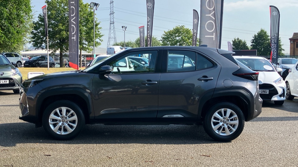 Toyota Yaris Cross 1.5 Hybrid Icon 5dr CVT Hybrid Estate - Image 24