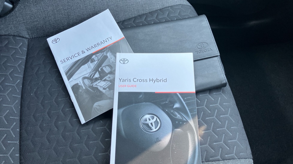 Toyota Yaris Cross 1.5 Hybrid Icon 5dr CVT Hybrid Estate - Image 27