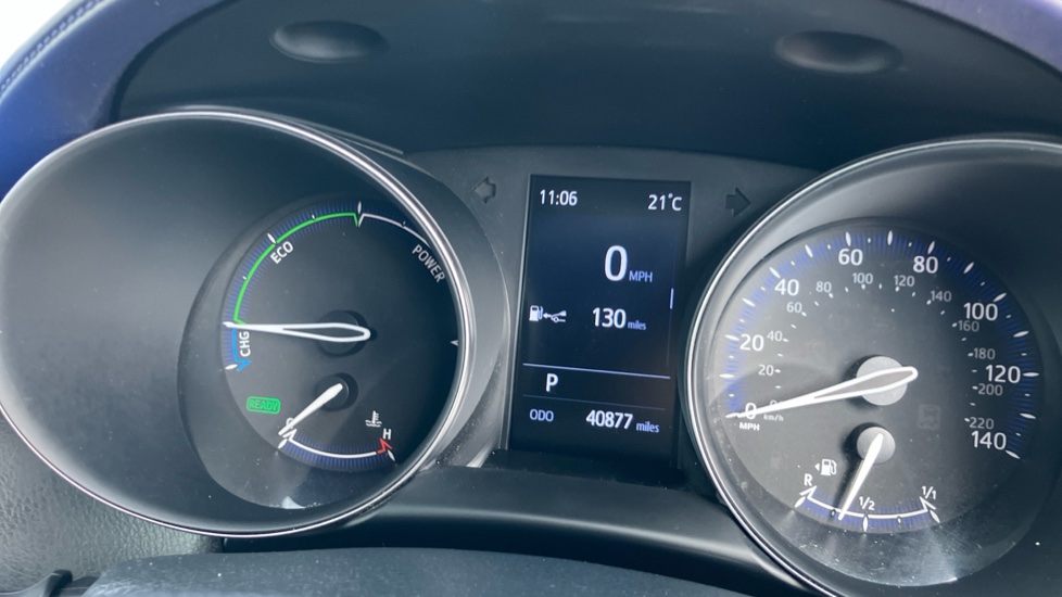 Toyota C-HR 1.8 Hybrid Dynamic 5dr CVT Hybrid Hatchback - Image 11