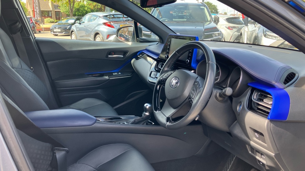 Toyota C-HR 1.8 Hybrid Dynamic 5dr CVT Hybrid Hatchback - Image 12