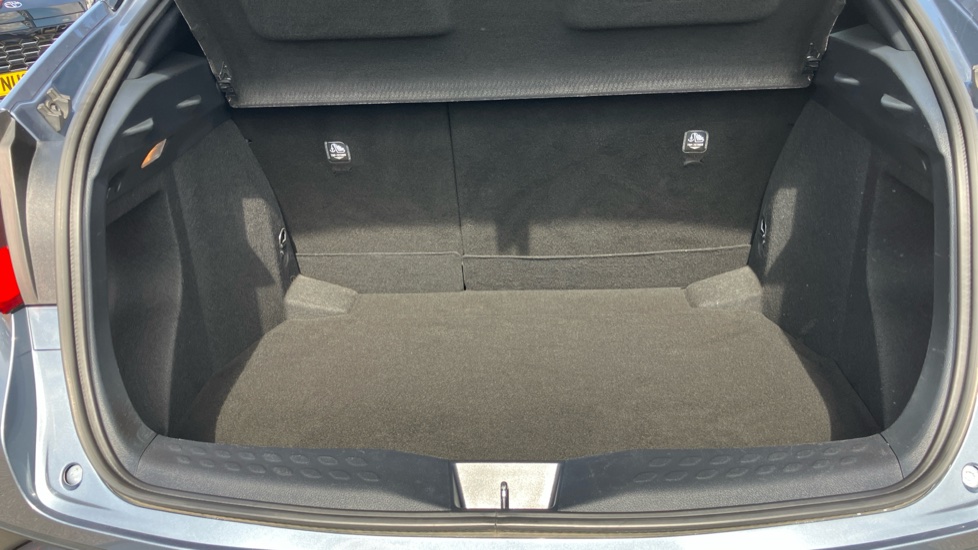 Toyota C-HR 1.8 Hybrid Dynamic 5dr CVT Hybrid Hatchback - Image 13