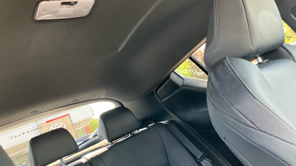 Toyota C-HR 1.8 Hybrid Dynamic 5dr CVT Hybrid Hatchback - Image 19