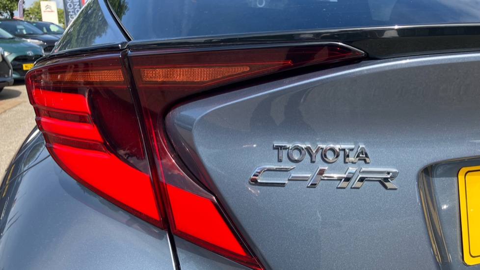 Toyota C-HR 1.8 Hybrid Dynamic 5dr CVT Hybrid Hatchback - Image 21