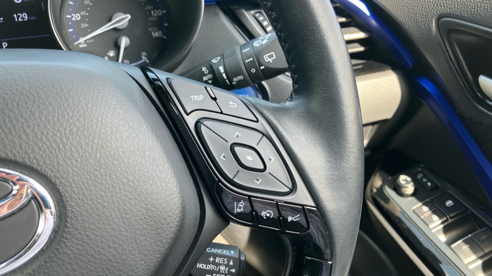 Toyota C-HR 1.8 Hybrid Dynamic 5dr CVT Hybrid Hatchback - Image 30