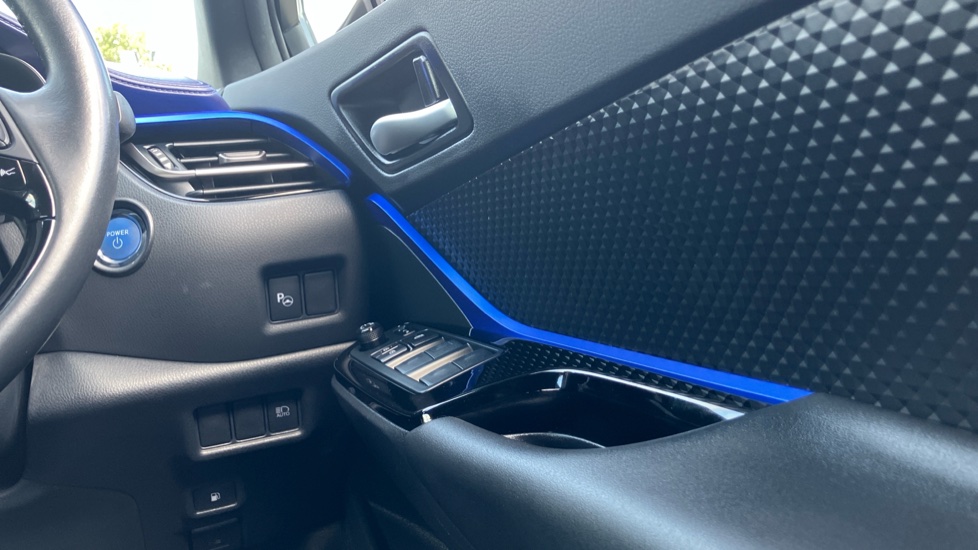 Toyota C-HR 1.8 Hybrid Dynamic 5dr CVT Hybrid Hatchback - Image 36
