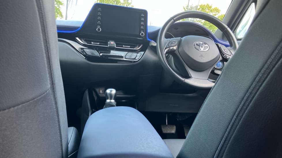 Toyota C-HR 1.8 Hybrid Dynamic 5dr CVT Hybrid Hatchback - Image 38