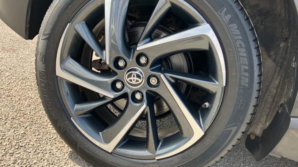 Toyota C-HR 1.8 Hybrid Dynamic 5dr CVT Hybrid Hatchback - Image 39