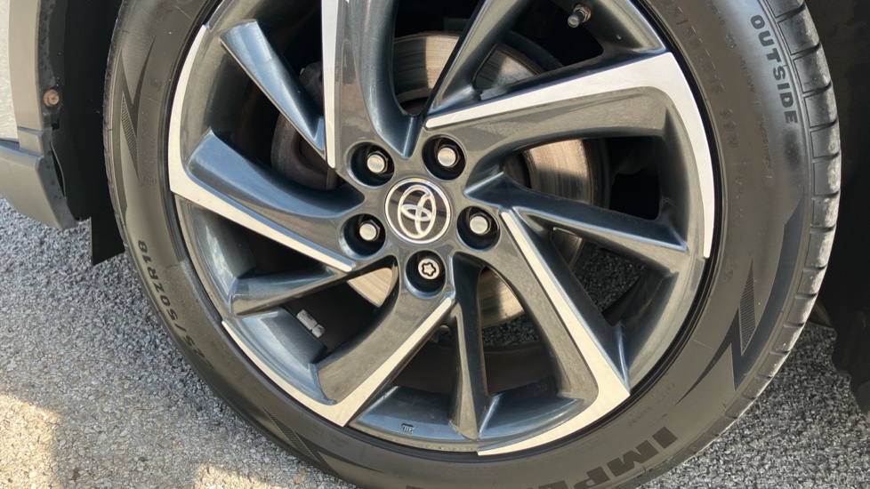 Toyota C-HR 1.8 Hybrid Dynamic 5dr CVT Hybrid Hatchback - Image 41