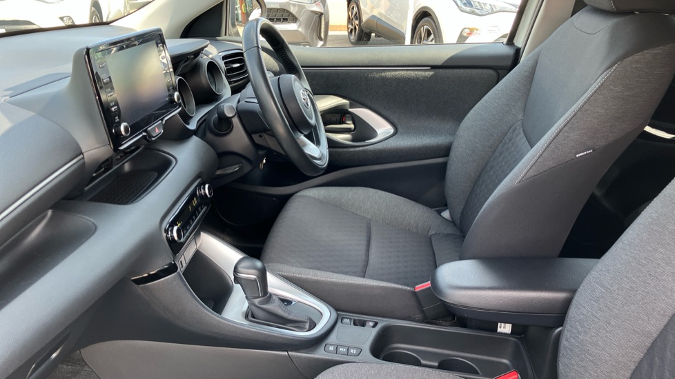 Toyota Yaris 1.5 Hybrid Design 5dr CVT Hybrid Hatchback - Image 5
