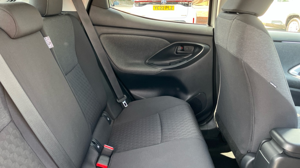 Toyota Yaris 1.5 Hybrid Design 5dr CVT Hybrid Hatchback - Image 8