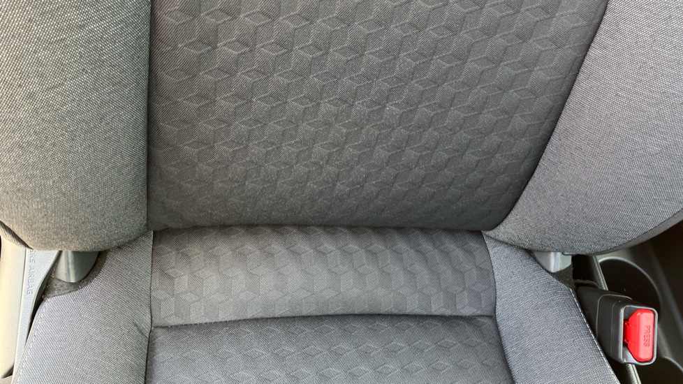 Toyota Yaris 1.5 Hybrid Design 5dr CVT Hybrid Hatchback - Image 14