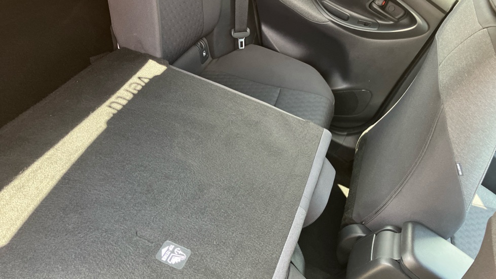 Toyota Yaris 1.5 Hybrid Design 5dr CVT Hybrid Hatchback - Image 18