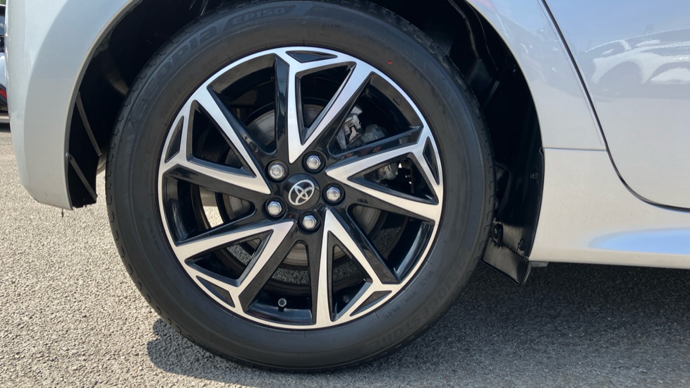Toyota Yaris 1.5 Hybrid Design 5dr CVT Hybrid Hatchback - Image 25