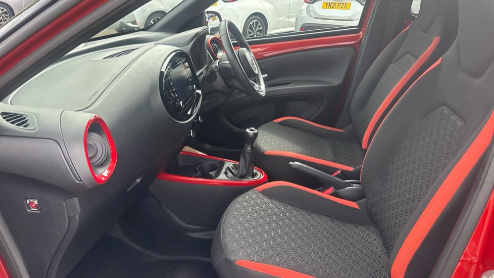 Toyota Aygo X 1.0 VVT-i Edge 5dr Petrol Hatchback - Image 5