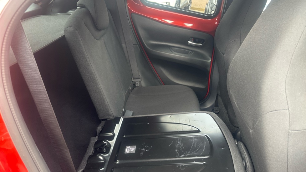 Toyota Aygo X 1.0 VVT-i Edge 5dr Petrol Hatchback - Image 18