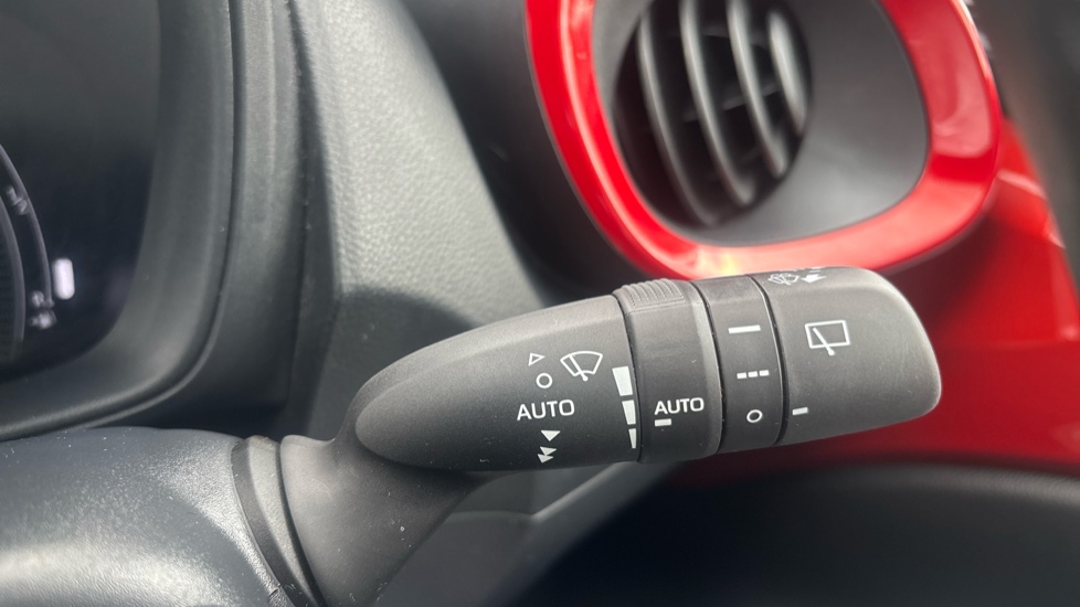 Toyota Aygo X 1.0 VVT-i Edge 5dr Petrol Hatchback - Image 36